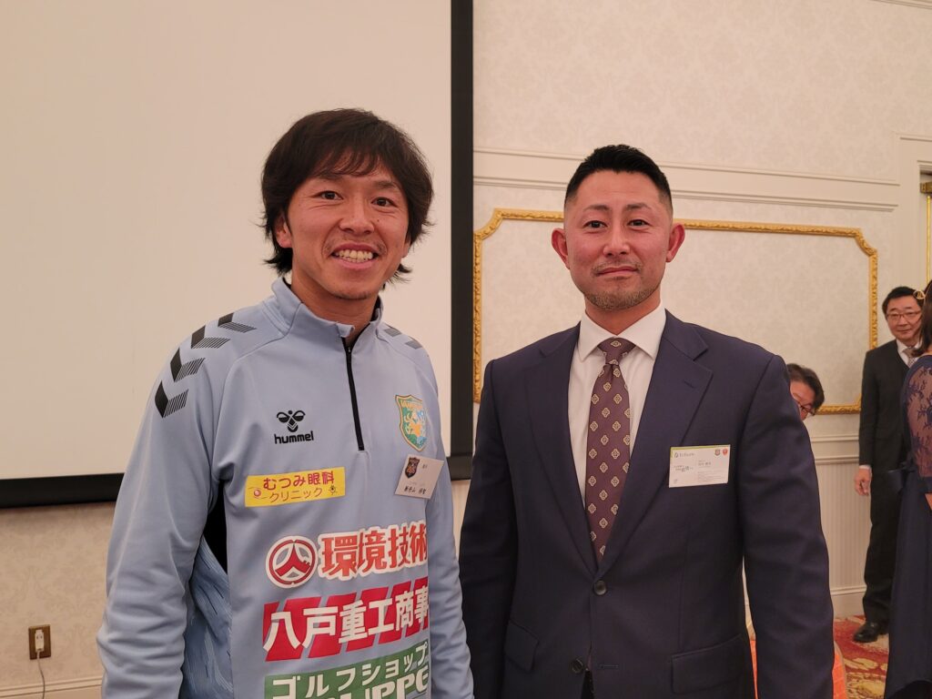 新井山祥智選手と取締役COO田中