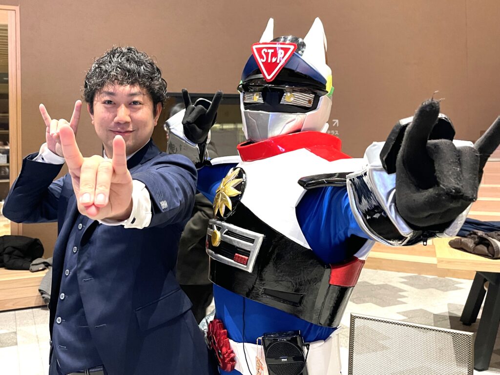 白狐刑事ジコンナさま：「湧く湧くな情報」と「安全な暮らし」を発信している地域のヒーロー